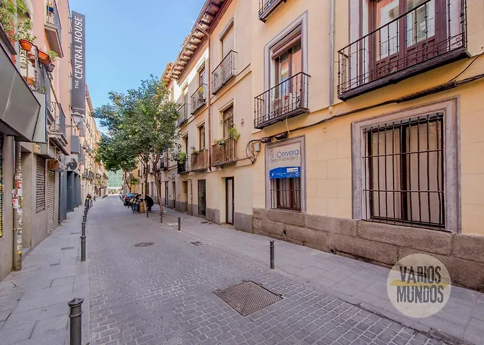 Encanto en El Rastro para 7, Calle Juanelo E1